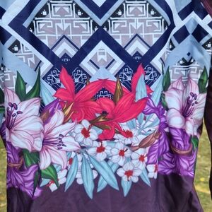 NWOT- Floral- Long Sleeved Rashgard- Bathing Suit Top with Built in Bra- Size XL